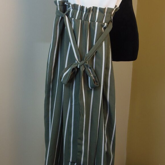 Vine & Valley Women's SZ LG Green with White One piece Jump Suit - Picture 3 of 8